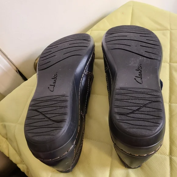 Clarks Women's Navy Flats with Stitch Detail - Picture 10 of 11